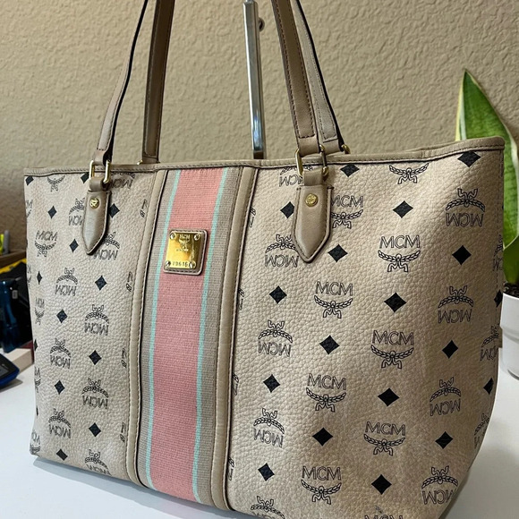 MCM TOTE - Picture 3 of 16
